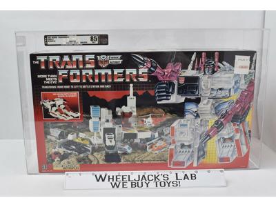 Metroplex AFA Qualified Q85 Archival 1985 G1 Transformers Hasbro Action Figure