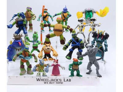 Lot of 18 Teenage Mutant Ninja Turtles 2000s-Now Playmates Action Figures