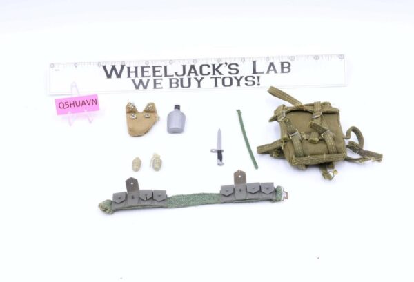 GI Joe Action Marine Equipment Set Beachhead Assault Field Pack 1964 Vintage main image