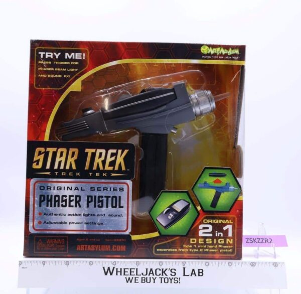 Phaser Pistol Star Trek TOS Original Series 2005 Art Asylum Toys NEW SEALED main image