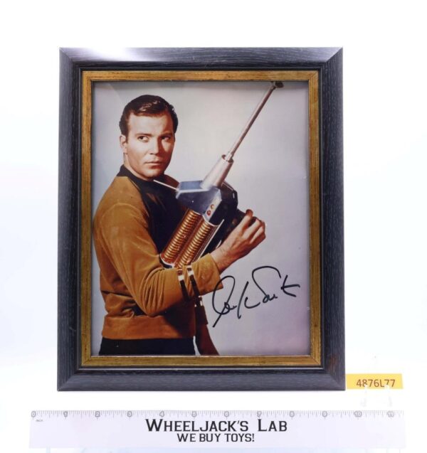 Captain Kirk Star Trek Original Series William Shatner AUTOGRAPHED 8×10 Picture main image