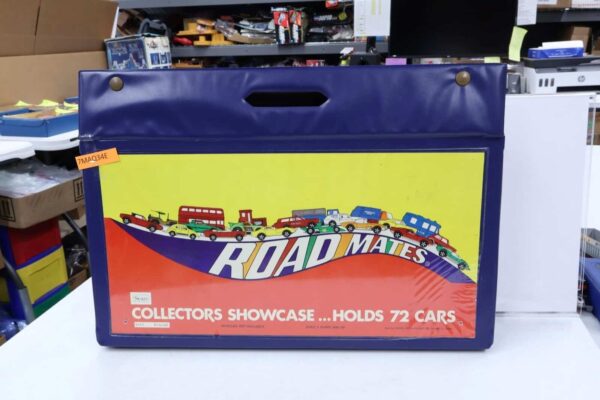 Lot of 67 Miscellaneous Cars/Trucks/Vehicle W/ Carry Case Hotwheels Matchbox main image