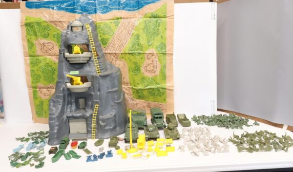 Navarone Mountain WWII Battleground Playset Toy Soldiers + Vehicles 1975 Marx main image